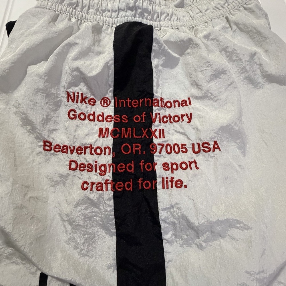 Nike Men's Sportswear Swoosh Woven Shorts CJ4904-100 Men's Size L - Picture 7 of 10